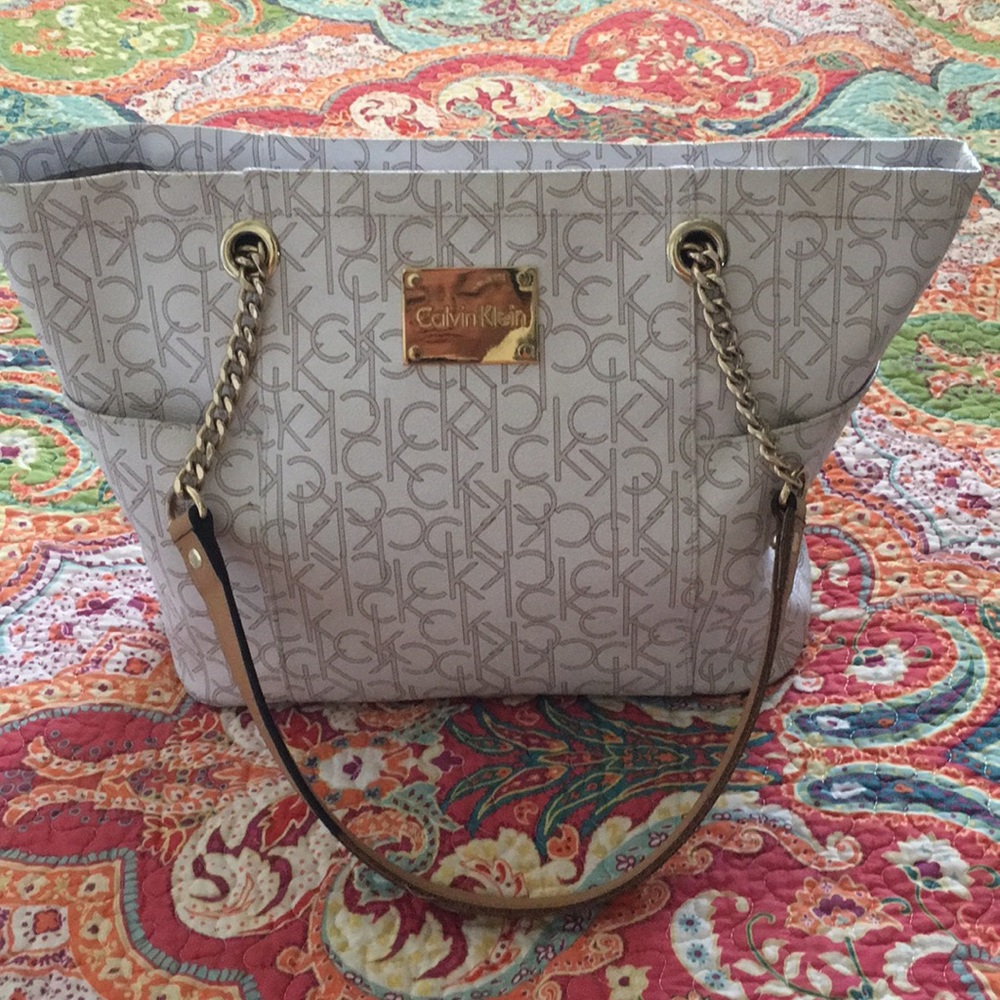 Calvin Klein Monogram Chain tote 👜